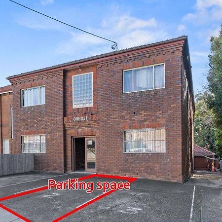 Burwood New 2 Bedroom 2 Bathroom Apartment Sydney Bagian luar foto
