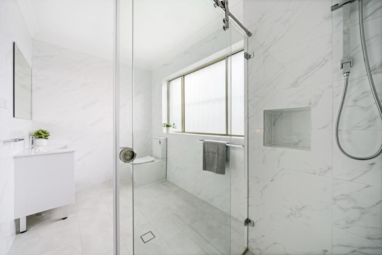 Burwood New 2 Bedroom 2 Bathroom Apartment Sydney Bagian luar foto