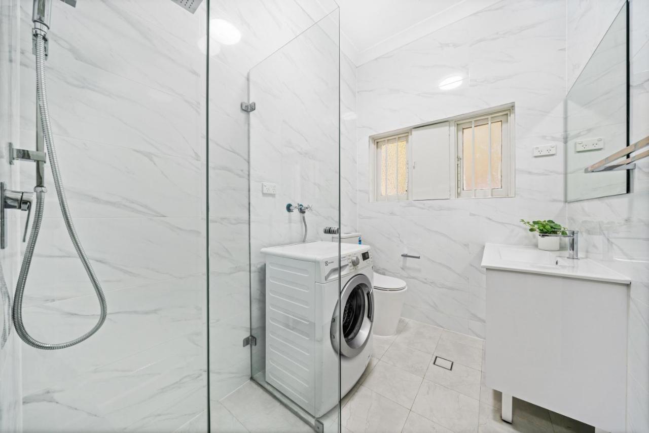 Burwood New 2 Bedroom 2 Bathroom Apartment Sydney Bagian luar foto