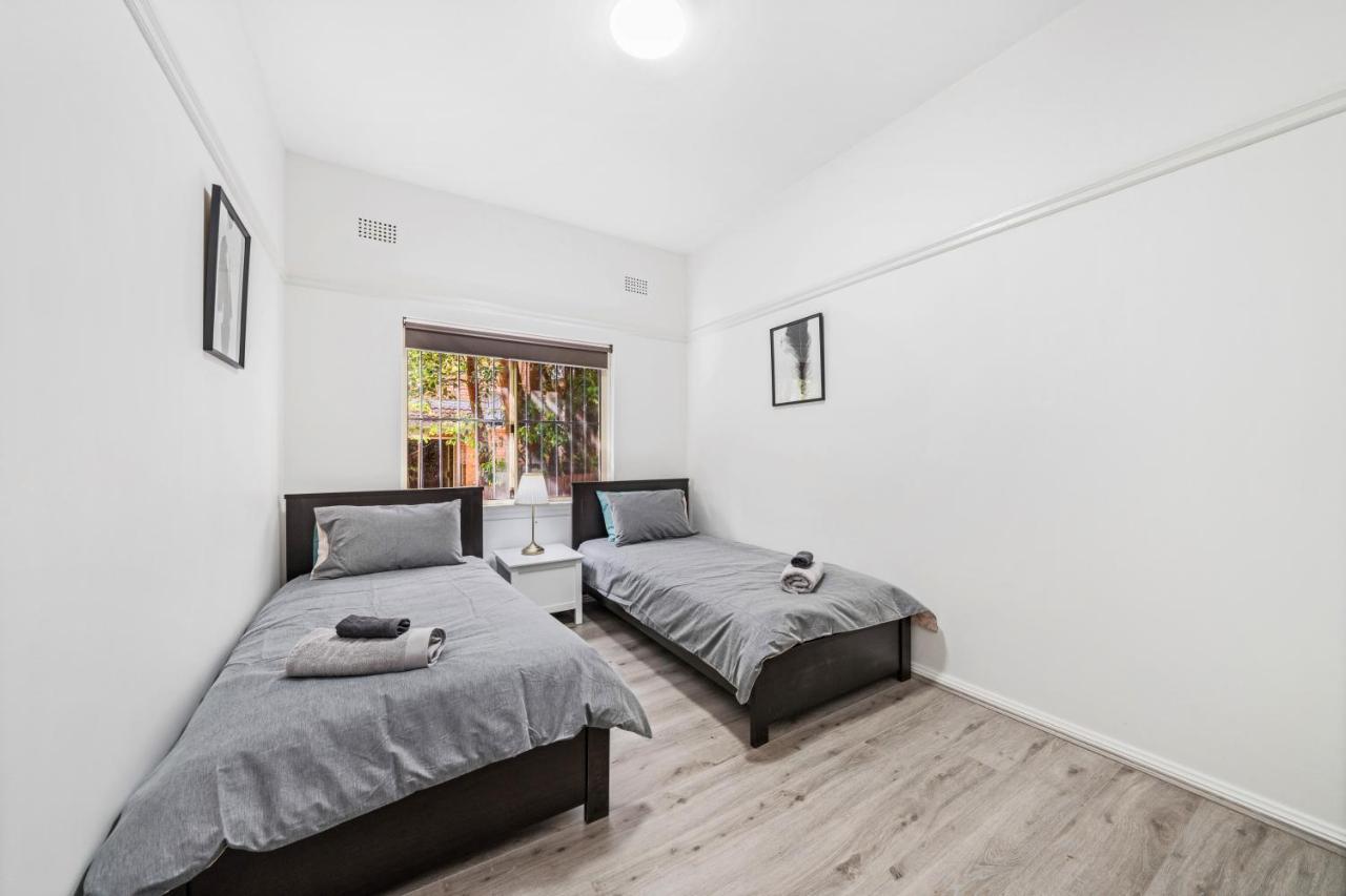 Burwood New 2 Bedroom 2 Bathroom Apartment Sydney Bagian luar foto