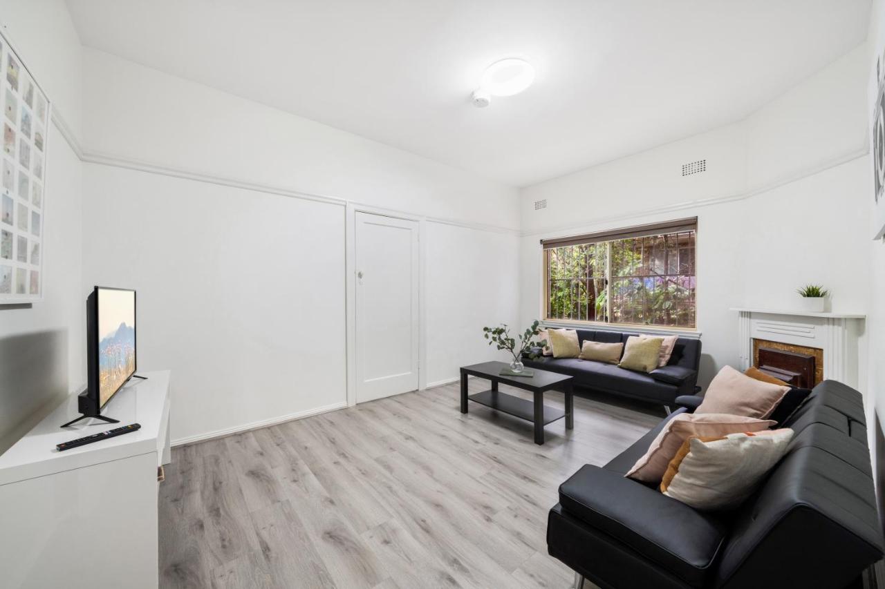 Burwood New 2 Bedroom 2 Bathroom Apartment Sydney Bagian luar foto