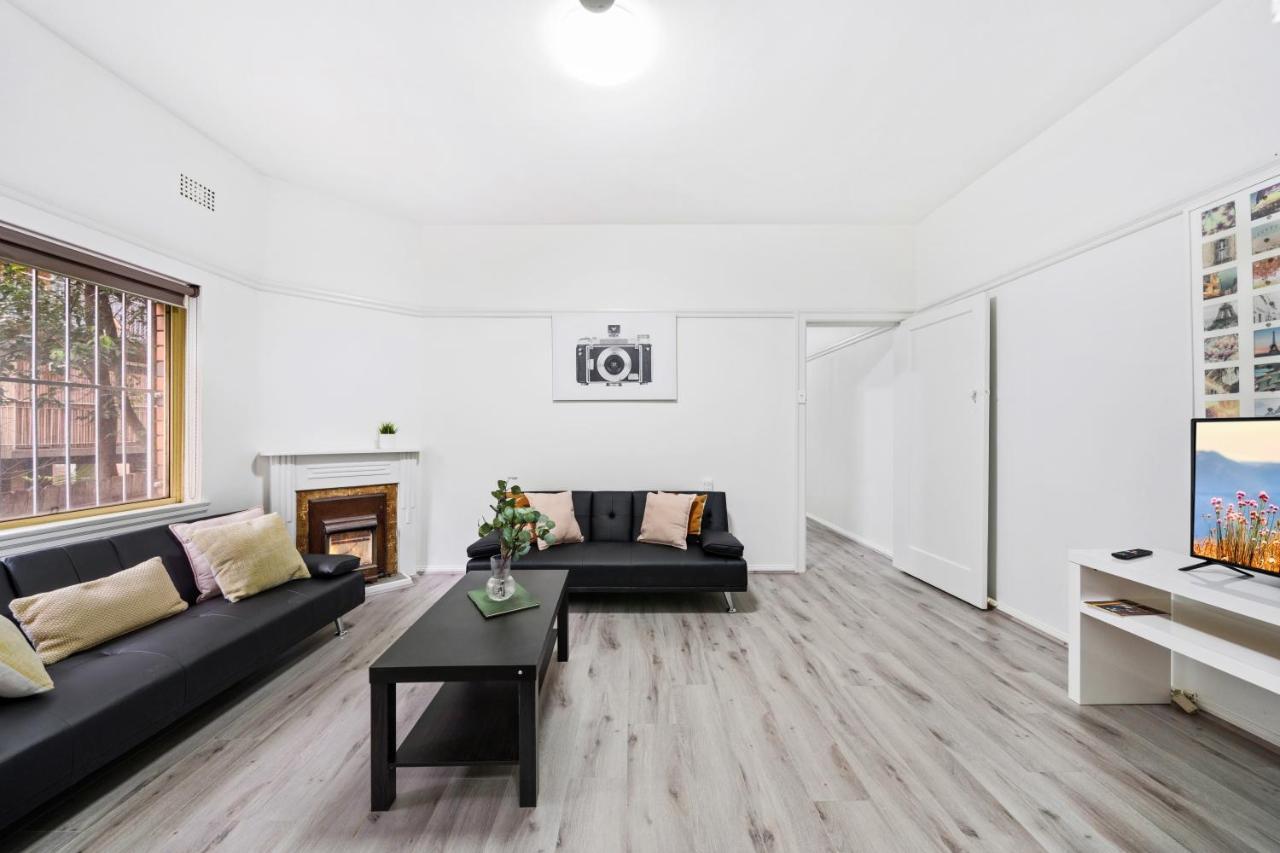 Burwood New 2 Bedroom 2 Bathroom Apartment Sydney Bagian luar foto