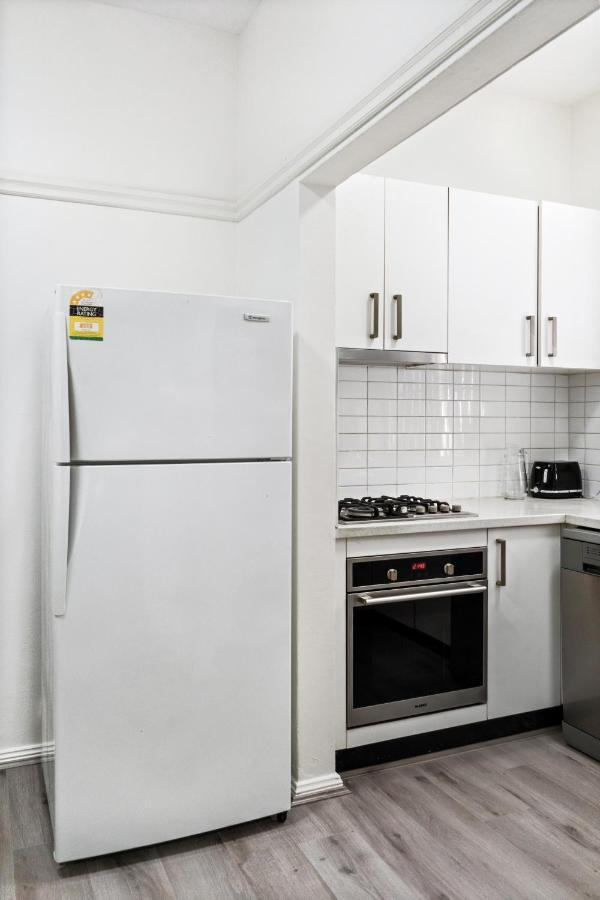 Burwood New 2 Bedroom 2 Bathroom Apartment Sydney Bagian luar foto
